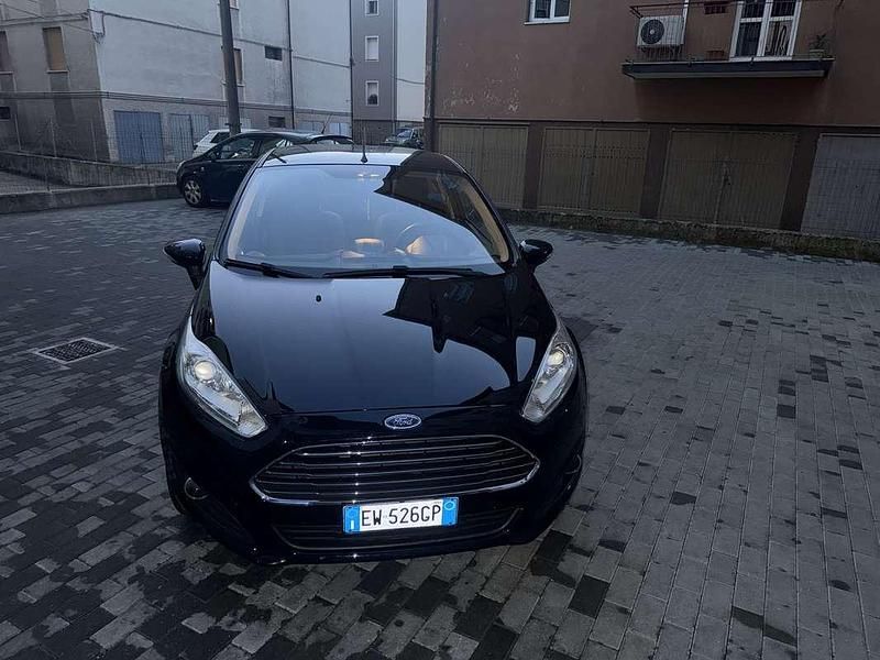 Usata Ford Fiesta Titanium 75 CV (55 kW) 2014 Berlina