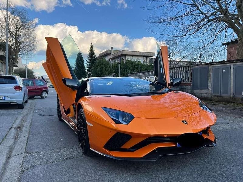 Usata Lamborghini Aventador 741 CV (545 kW) 2018 Arancione Cabrio