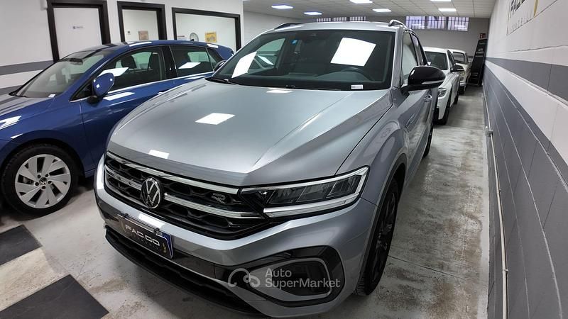 Usata VW T-Roc R-line 150 CV (110 kW) 2023 Argento SUV