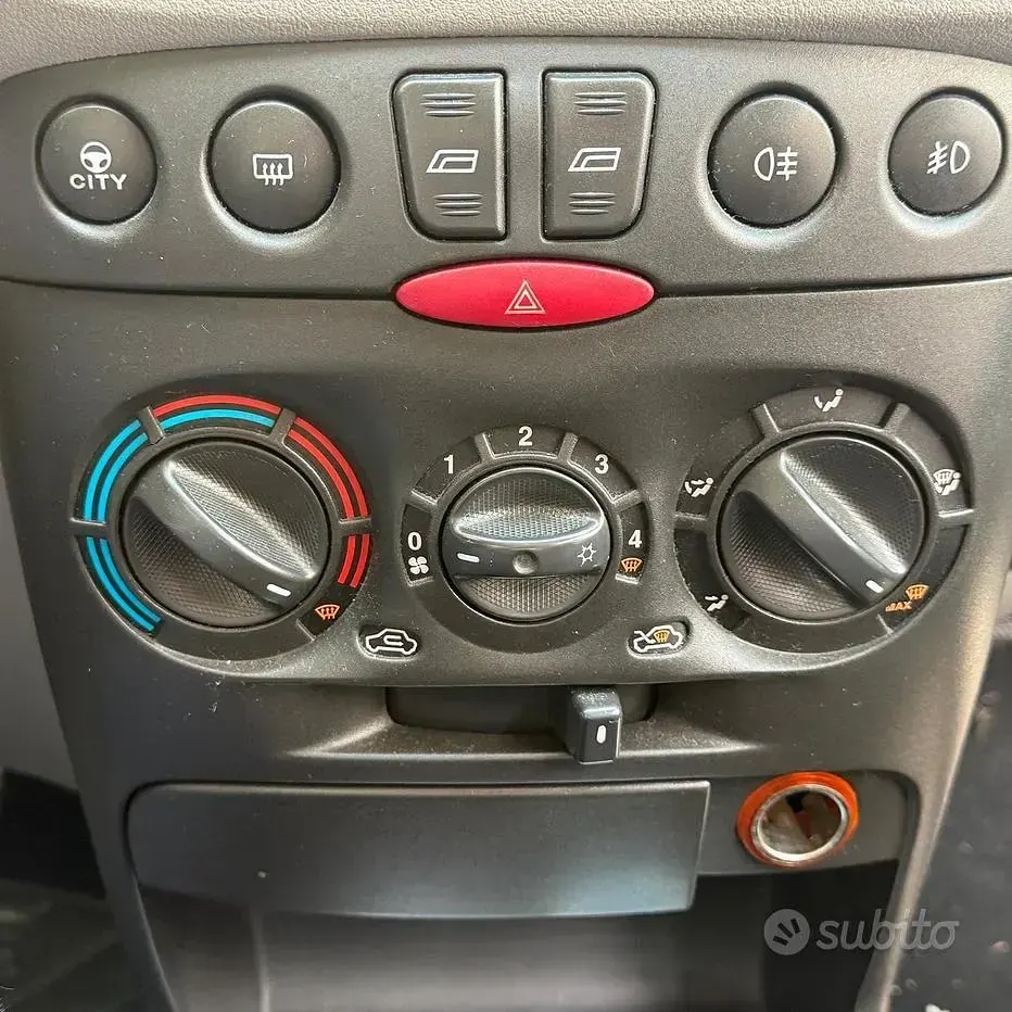 Usata Fiat Punto 60 CV (44 kW) 2002 Utilitaria