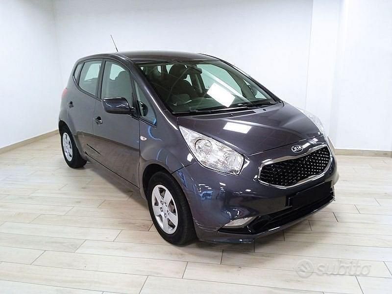 Usata Kia Venga 90 CV (66 kW) 2015 Grigio scuro Utilitaria