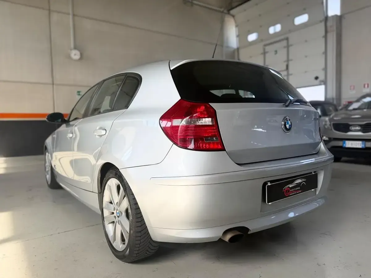 Usata BMW 118 143 CV (105 kW) 2008 Argento Utilitaria