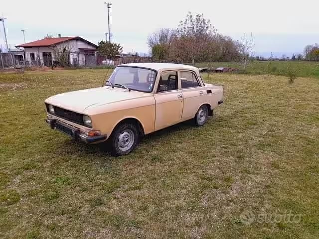 Usata Lada Aleko 70 CV (51 kW) 1986 Grigio Berlina