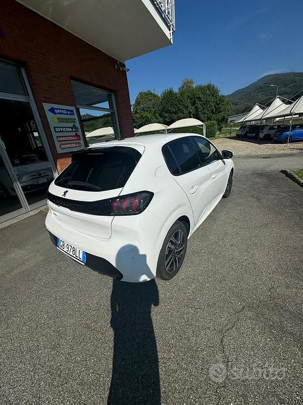 Usata Peugeot 208 100 CV (73 kW) 2020 Bianco Utilitaria
