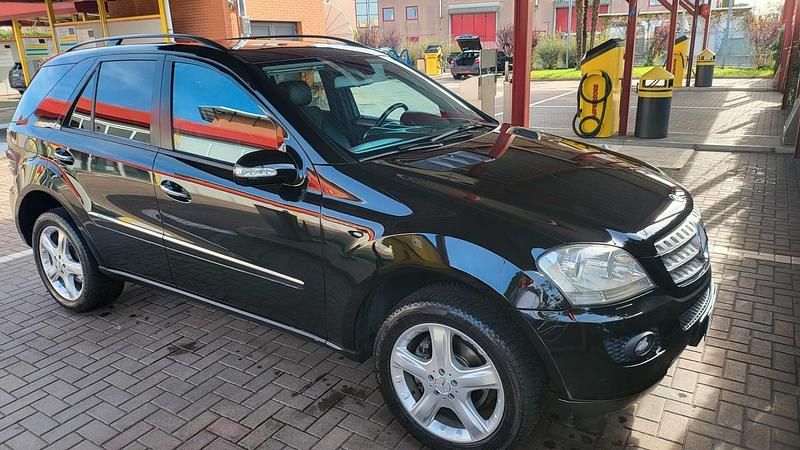 Usata Mercedes ML320 224 CV (164 kW) 2005 Nero SUV