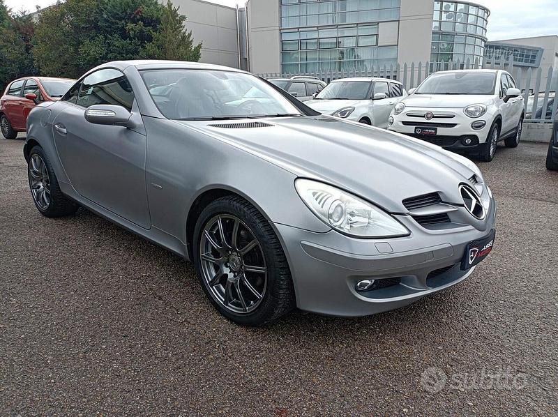 Usata Mercedes SLK200 163 CV (119 kW) 2007 Grigio Cabrio