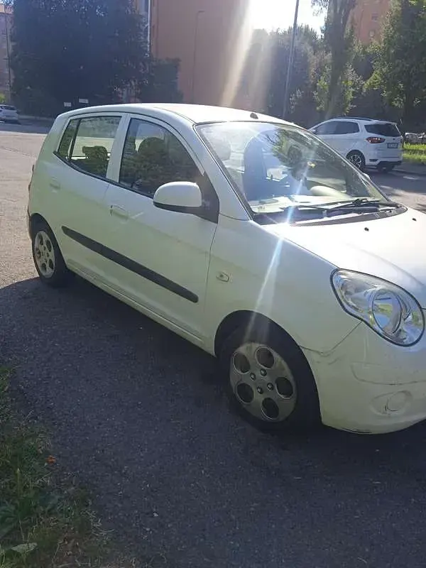 Usata Kia Picanto 60 CV (44 kW) 2010 Utilitaria