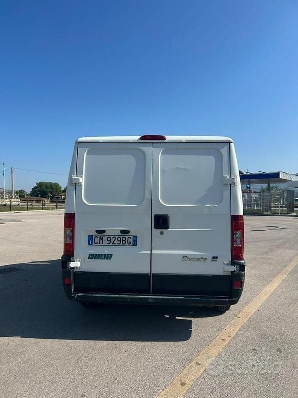 Usata Fiat Ducato 110 CV (80 kW) 2004 Bianco Furgone