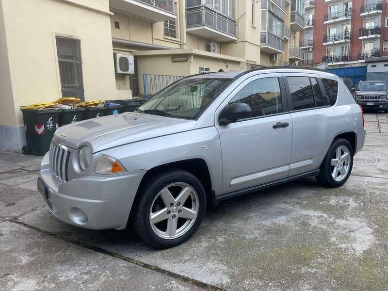 Argento Usata 2008 Jeep Compass Limited SUV | 3500 € (Buon prezzo) - Immagine 1/4