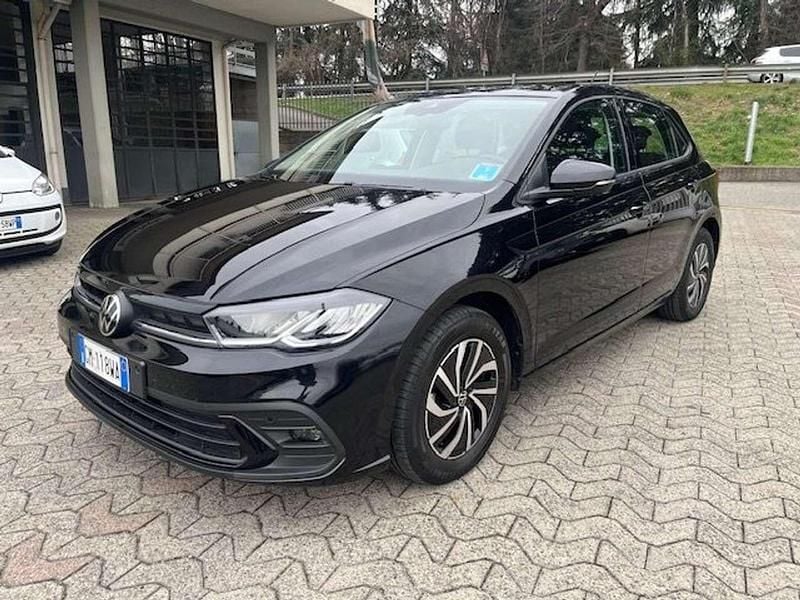 Nero perla Usata 2023 VW Polo Life Tre volumi | 16.250 € (Ottimo prezzo) - Immagine 1/4