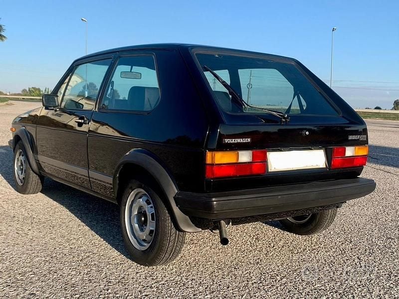 Usata VW Golf I GTI 111 CV (81 kW) 1983 Nero Utilitaria