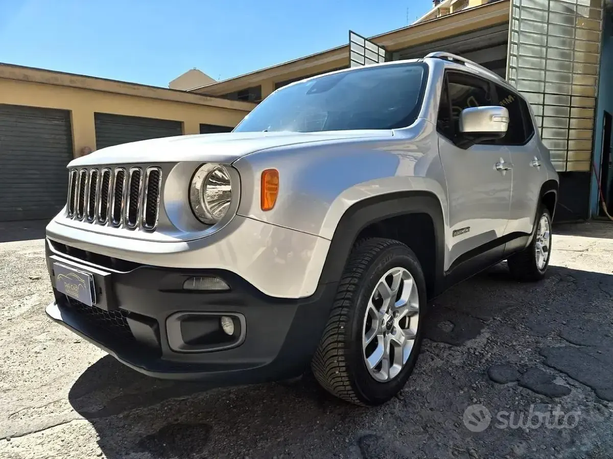 Usata Jeep Renegade Limited 140 CV (102 kW) 2015 Grigio SUV