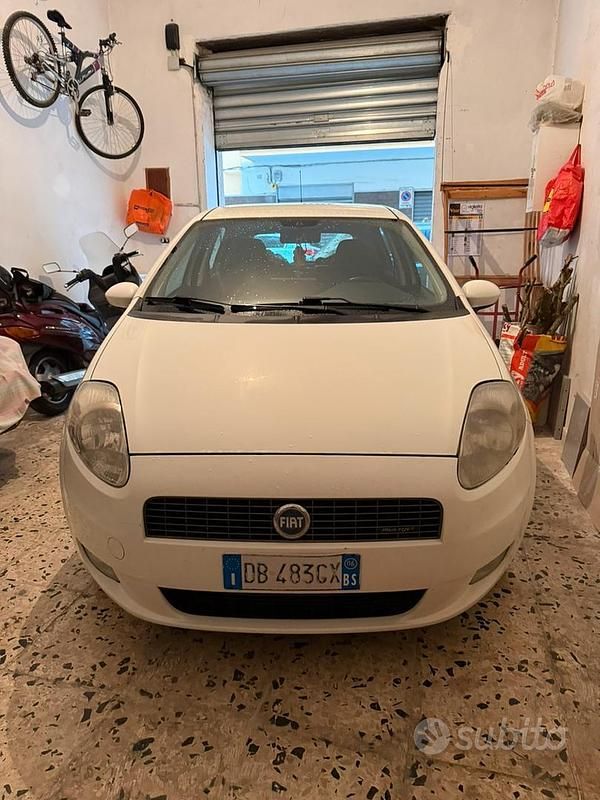 Usata Fiat Grande Punto 75 CV (55 kW) 2006 Bianco Utilitaria