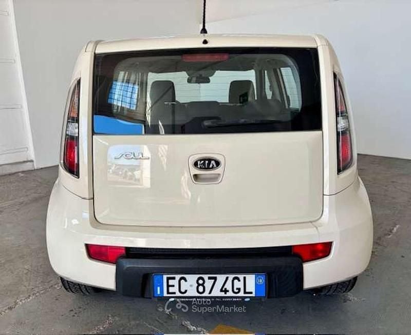 Usata Kia Soul 125 CV (91 kW) 2010 Beige SUV