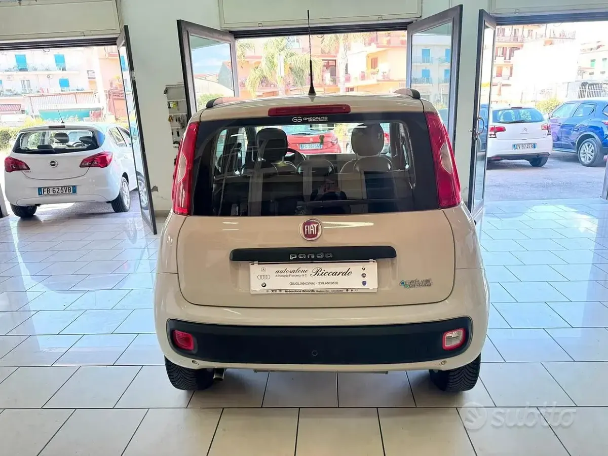 Usata Fiat Panda Lounge 80 CV (58 kW) 2013 Beige Utilitaria