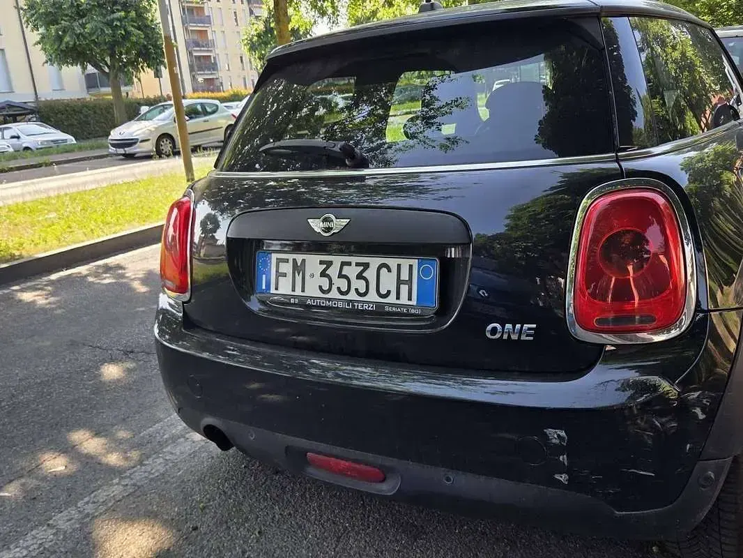 Usata Mini ONE 75 CV (55 kW) 2017 Nero Utilitaria