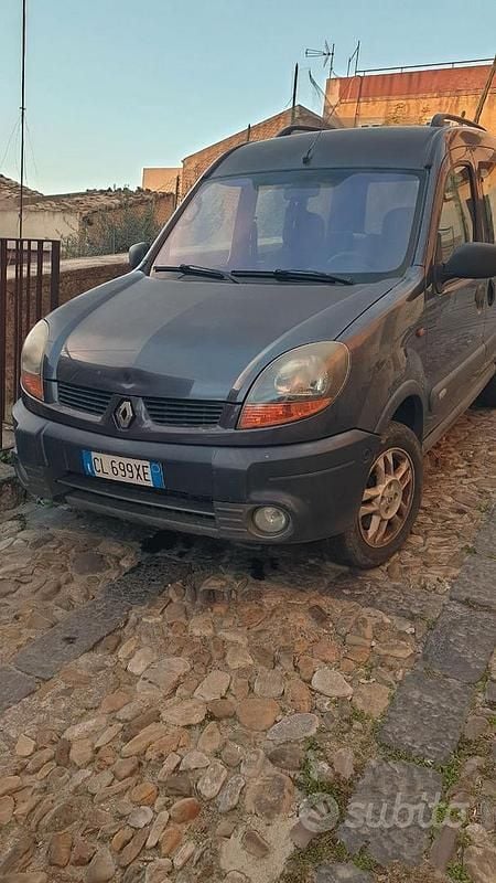 Usata Renault Kangoo 84 CV (61 kW) 2004 Blu Berlina