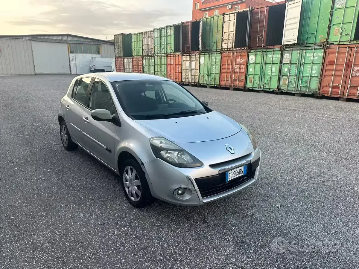 Usata Renault Clio IV Dynamique 103 CV (75 kW) 2012 Grigio Berlina