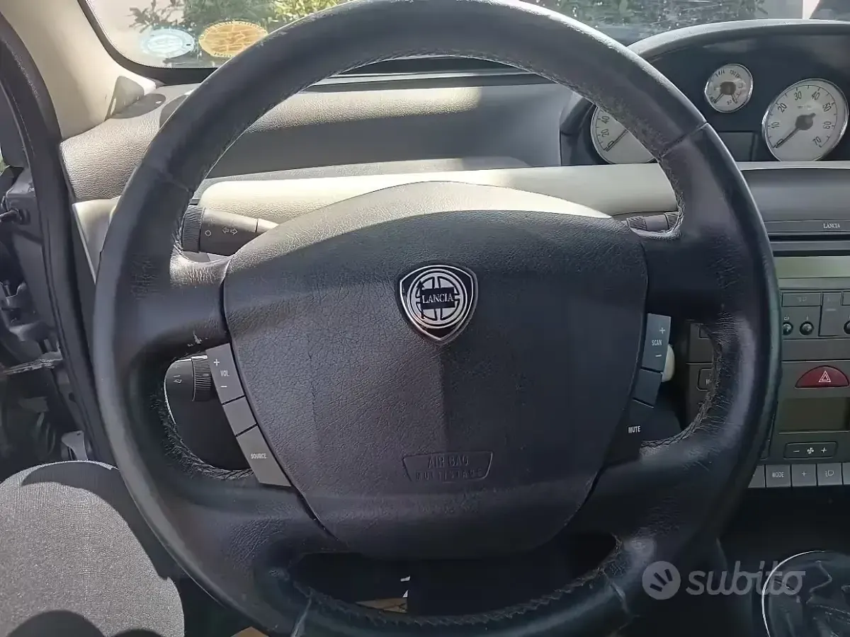 Usata Lancia Ypsilon 69 CV (50 kW) 2005 Grigio Utilitaria