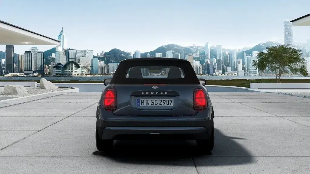 Nuova Mini Cooper Cabriolet Favoured 163 CV (119 kW) 2026 Grigio scuro / metallizzato Cabrio