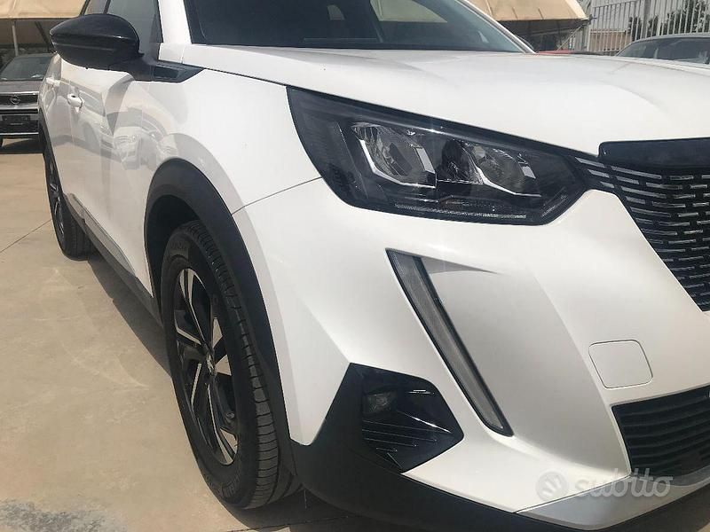 Usata Peugeot 2008 Allure 110 CV (80 kW) 2021 Bianco SUV