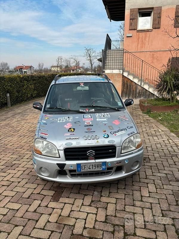 Usata Suzuki Ignis 83 CV (61 kW) 2003 Grigio Utilitaria