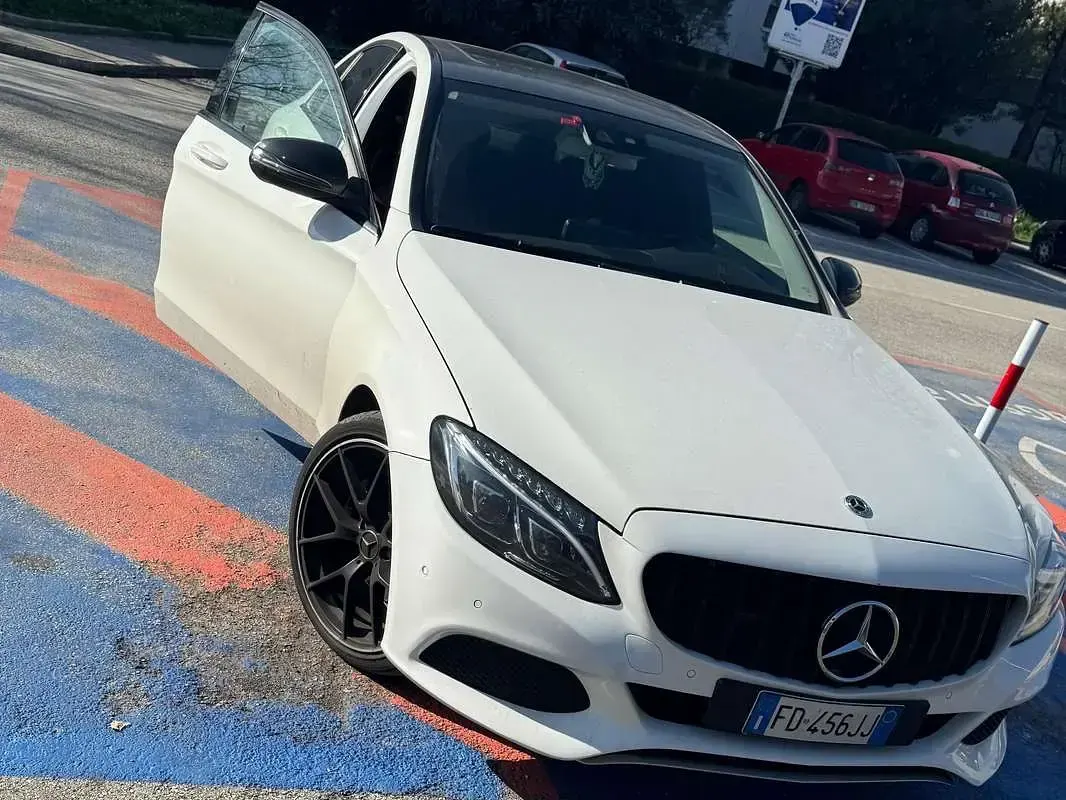 Usata Mercedes C220 170 CV (125 kW) 2015 Bianco Berlina