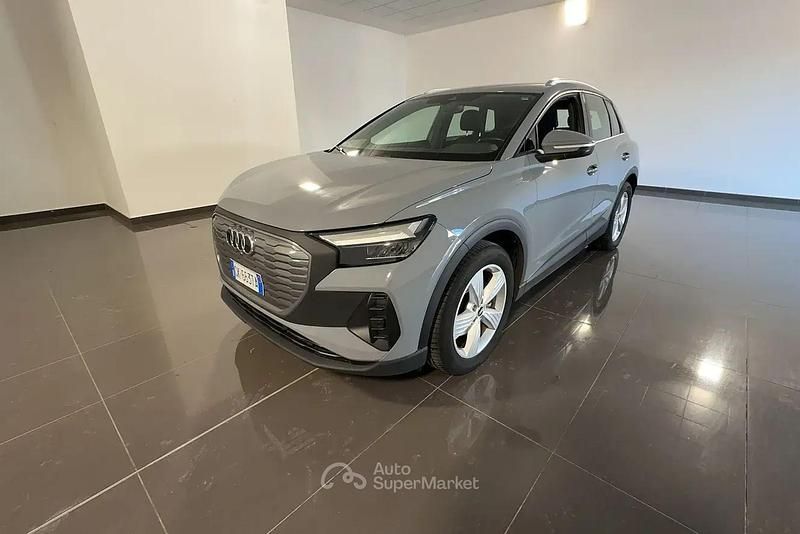 Usata Audi Q4 e-tron Comfort 69 kW (95 CV) 2023 Gray SUV