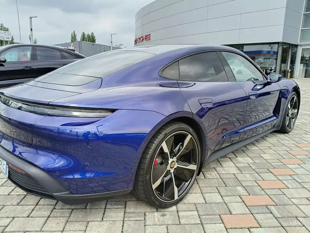 Usata Porsche Taycan 4S Performance Package 419 kW (571 CV) 2020 Blu/azzurro Berlina