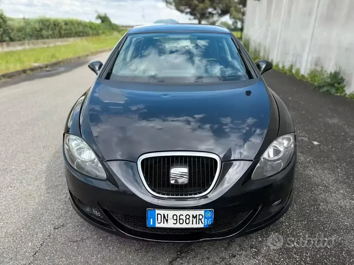 Usata Seat Leon 102 CV (75 kW) 2008 Nero Utilitaria