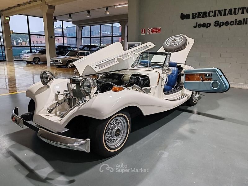 Bianco Nuova 2025 Mercedes R500 Monovolume | 47.700 € - Immagine 1/4