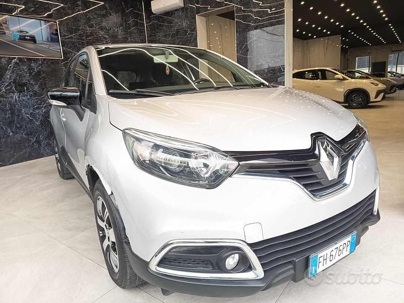Usata Renault Captur Intens 110 CV (80 kW) 2017 Grigio SUV