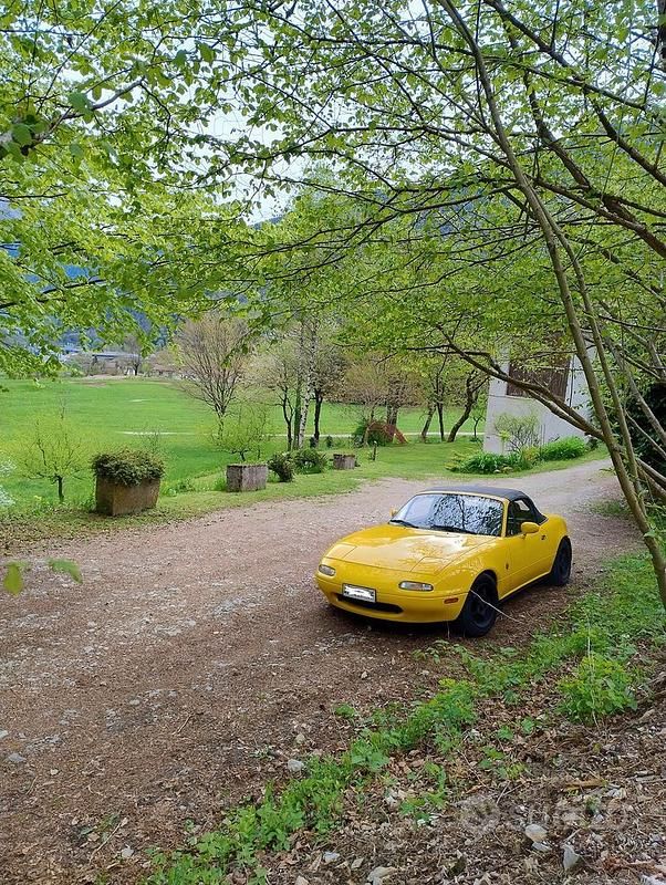 Usata Mazda MX5 90 CV (66 kW) 1995 Giallo Cabrio