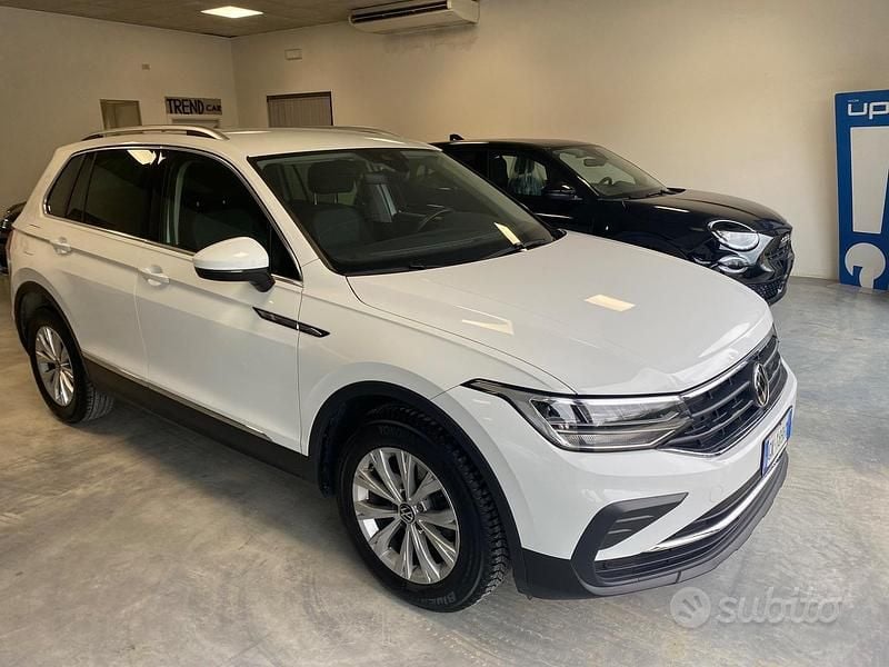 Usata VW Tiguan Life 122 CV (89 kW) 2022 Bianco SUV
