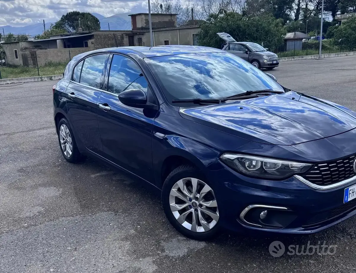 Usata Fiat Tipo Lounge 120 CV (88 kW) 2017 Blu Berlina