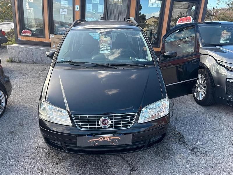 Nero Usata 2009 Fiat Idea Monovolume | 1790 € (Buon prezzo) - Immagine 1/4