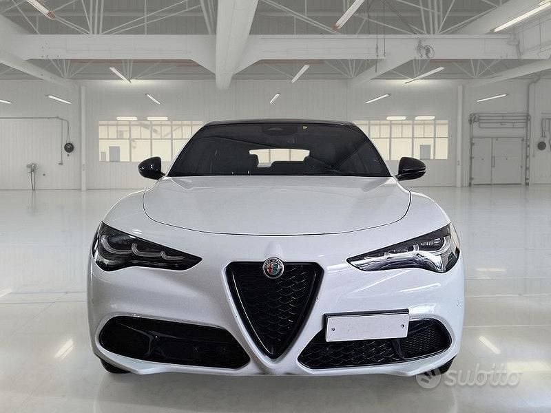 Usata Alfa Romeo Stelvio Veloce 210 CV (154 kW) 2024 Bianco SUV