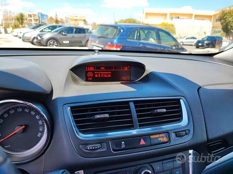 Usata Opel Mokka 140 CV (102 kW) 2015 Grigio SUV