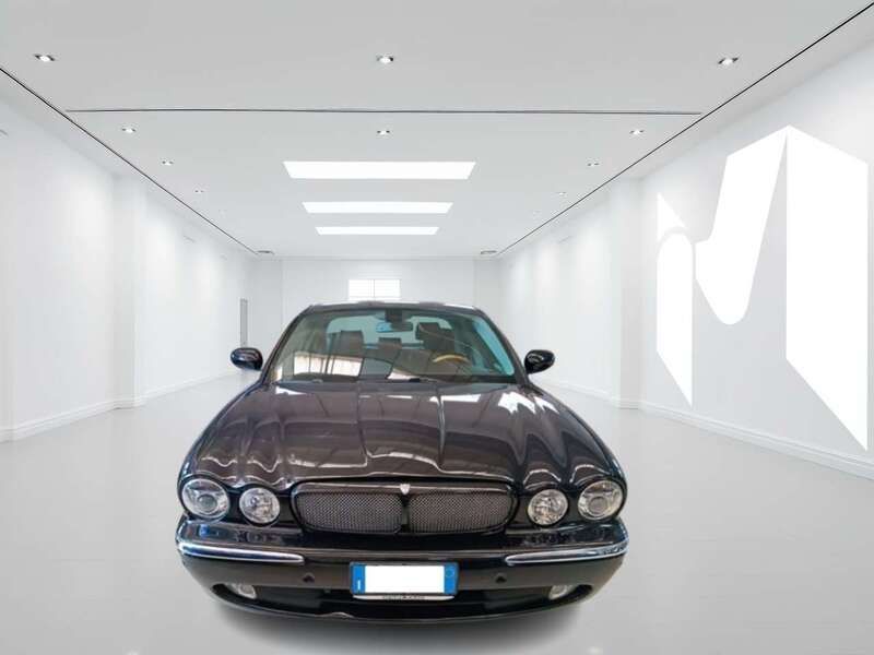 Usata Jaguar XJ Sovereign 207 CV (152 kW) 2006 Nero Berlina