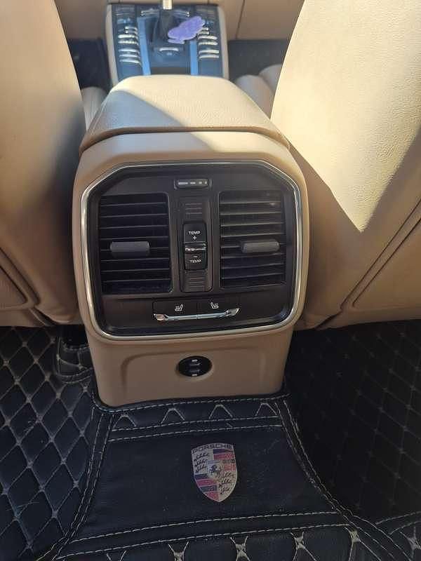 Usata Porsche Macan 252 CV (185 kW) 2020 Blu/azzurro SUV