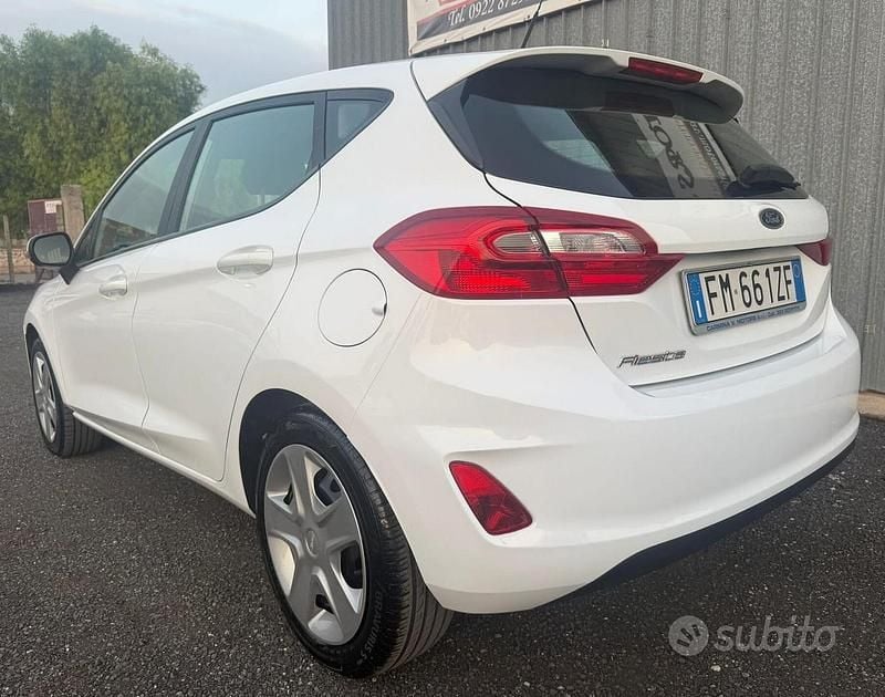 Usata Ford Fiesta 85 CV (62 kW) 2018 Bianco Utilitaria