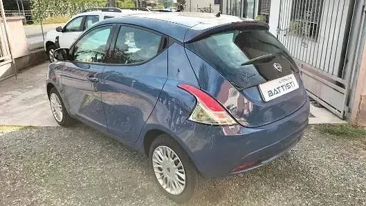 Usata Lancia Ypsilon 69 CV (50 kW) 2017 Blu Utilitaria
