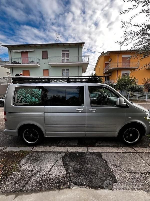 Usata VW T5 Highline 174 CV (127 kW) 2003 Grigio Furgone