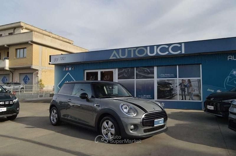 Usata Mini Cooper D Hype 116 CV (85 kW) 2018 Moonwalk gray tetto black Utilitaria