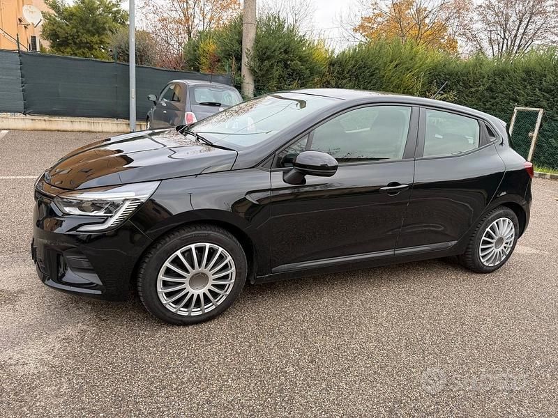 Usata Renault Clio V SE 67 CV (49 kW) 2021 Nero Berlina