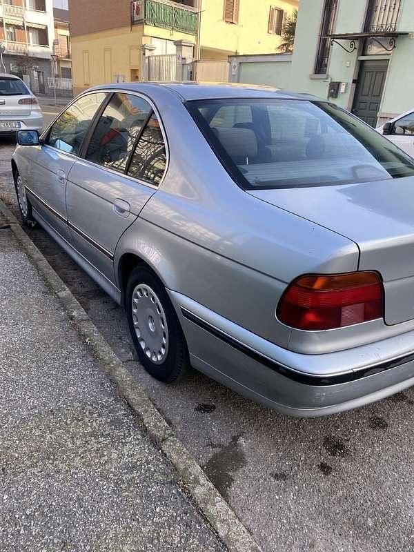 Usata BMW 525 143 CV (105 kW) 1998 Argento Berlina