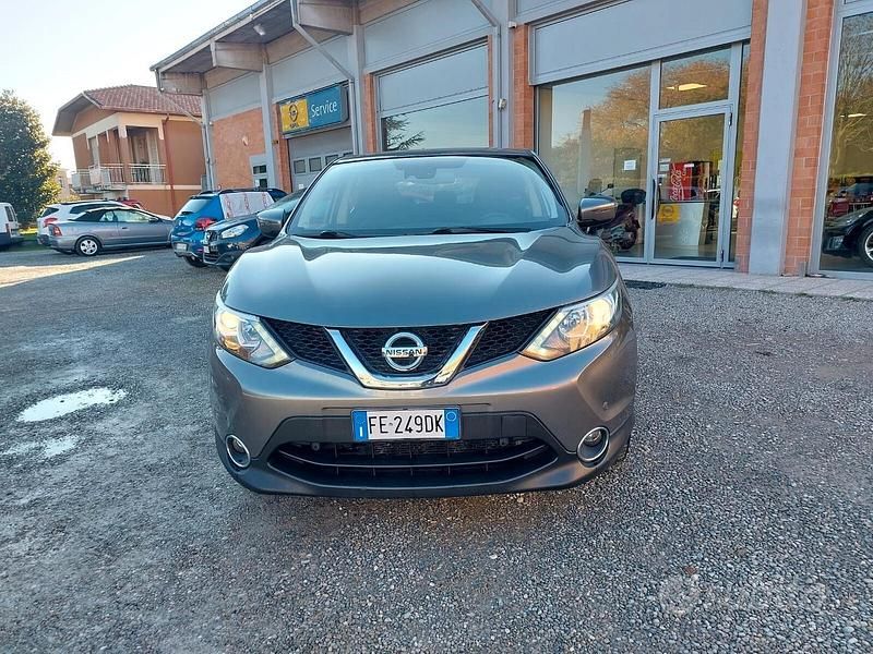 Usata Nissan Qashqai Tekna 116 CV (85 kW) 2016 Grigio SUV