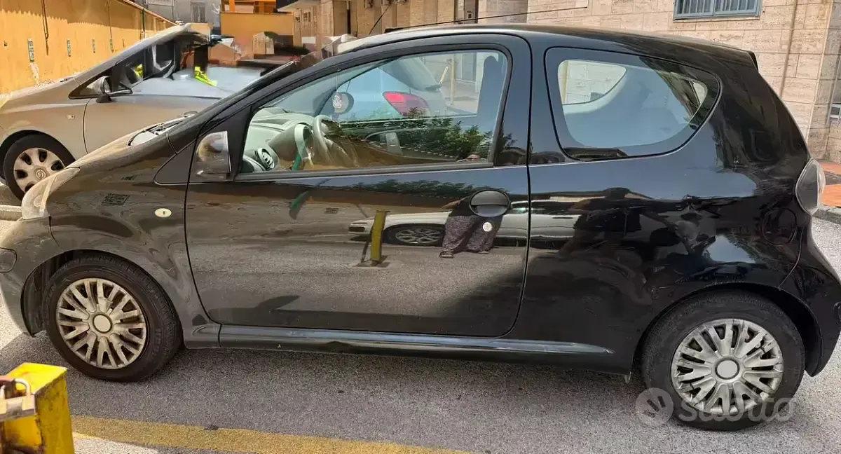 Usata Toyota Aygo 68 CV (50 kW) 2009 Nero Utilitaria