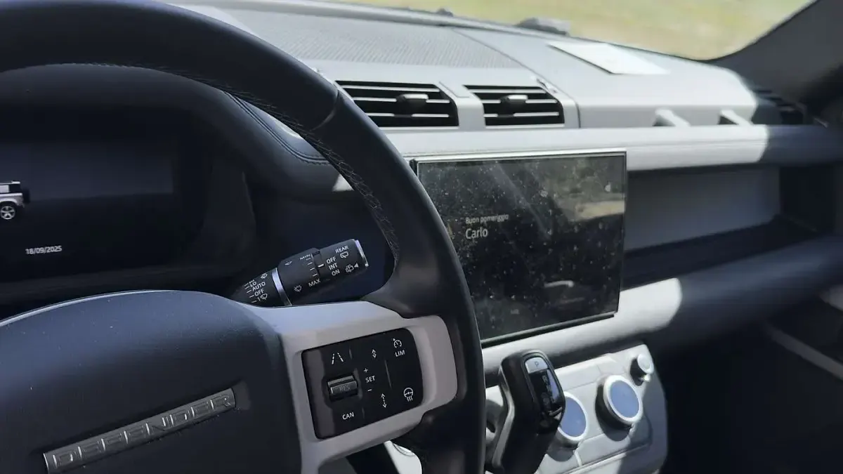 Usata Land Rover Defender 249 CV (183 kW) 2024 SUV