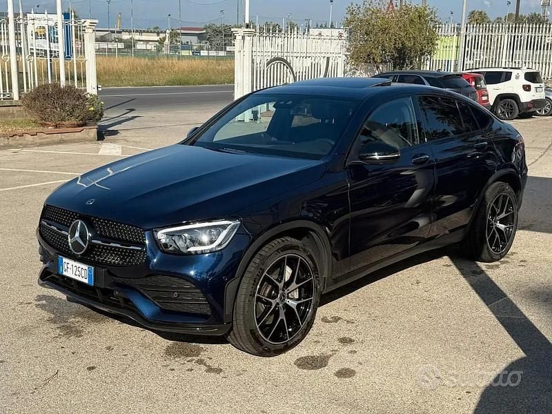 Usata Mercedes GLC300e Premium Plus 194 CV (142 kW) 2021 Blu/azzurro Coupé